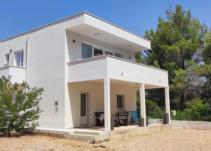 Little Swiss Pensión Grebaštica